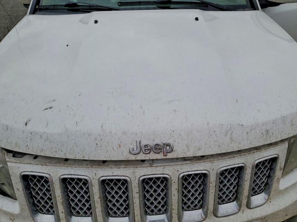 2017 JEEP COMPASS Latitude — Engine bay