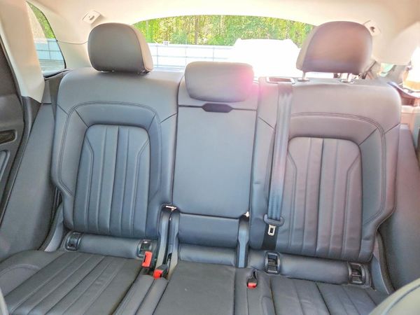 2018 AUDI Q5 quattro Premium Plus