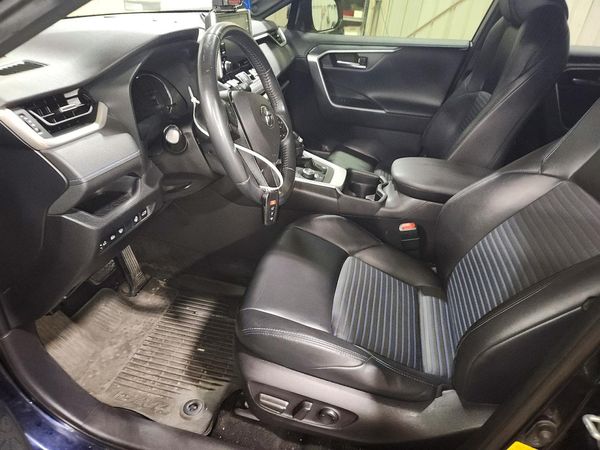 2019 TOYOTA RAV4 XSE HV 4WD
