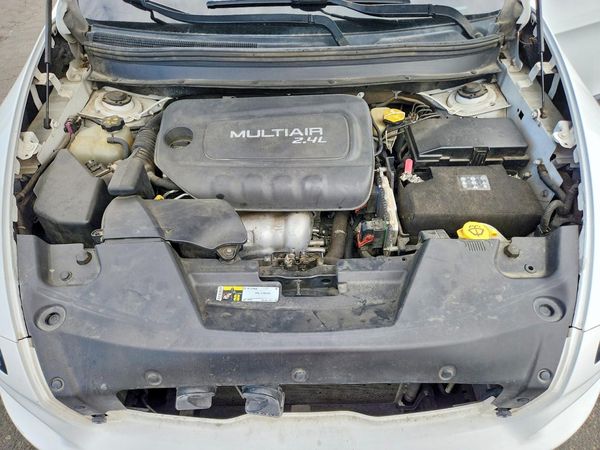 2014 JEEP GRAND CHER Sport — Engine bay