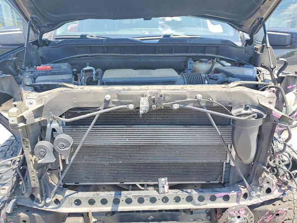 2020 CHEVROLET SILVERADO RST — Engine bay