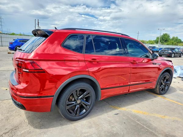 2024 VOLKSWAGEN TIGUAN 4Motion SE R-Line Black