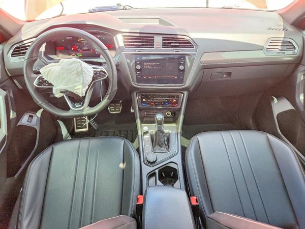 2024 VOLKSWAGEN TIGUAN 4Motion SE R-Line Black
