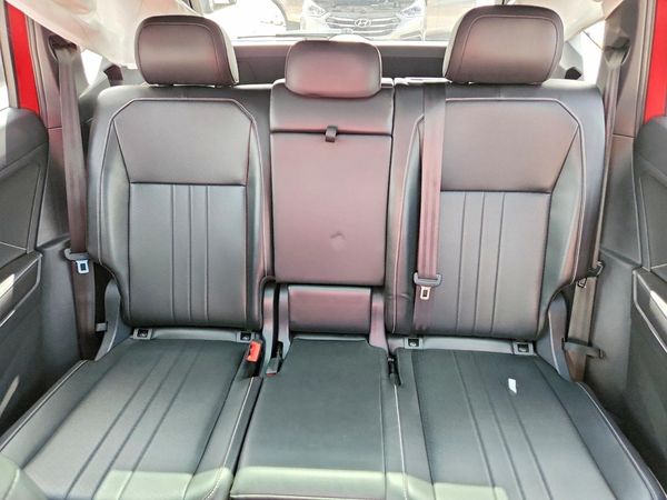 2024 VOLKSWAGEN TIGUAN 4Motion SE R-Line Black