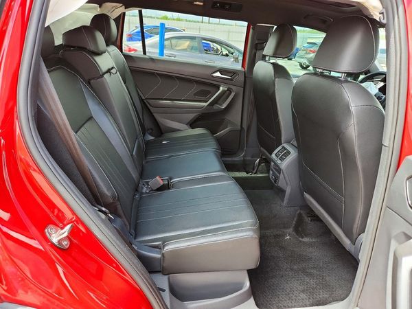 2024 VOLKSWAGEN TIGUAN 4Motion SE R-Line Black