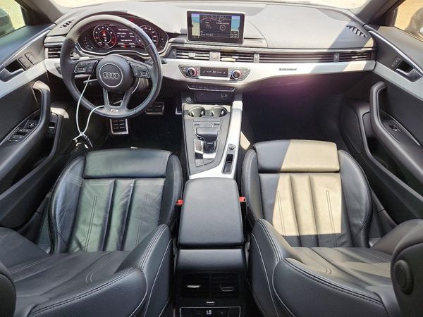 2019 AUDI A4 quattro Premium Plus