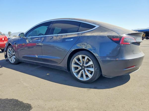 2018 TESLA MODEL 3