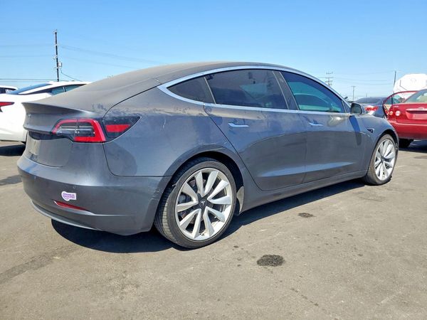 2018 TESLA MODEL 3