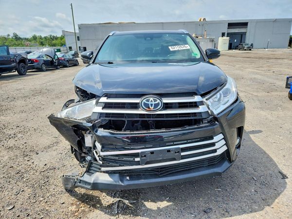 2017 TOYOTA HIGHLANDER SE/XLE