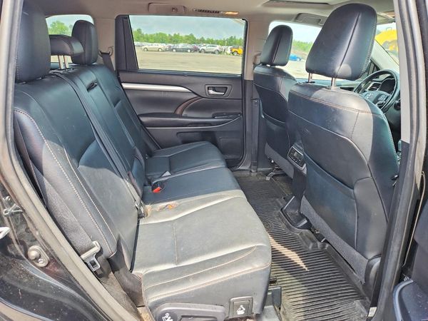 2017 TOYOTA HIGHLANDER SE/XLE