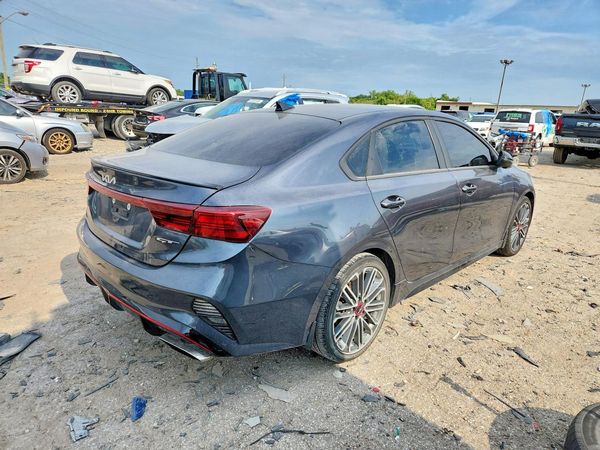 2022 KIA FORTE GT