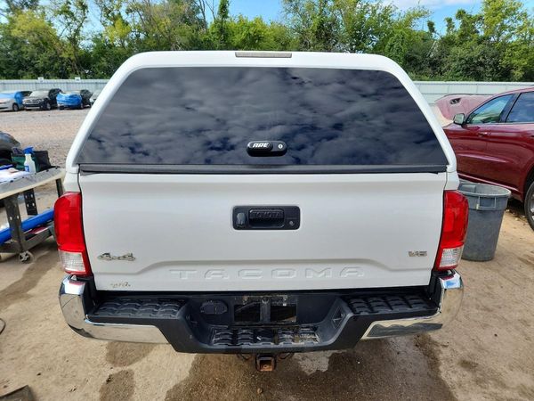 2017 TOYOTA TACOMA