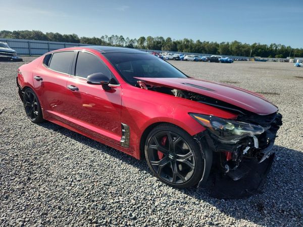 2018 KIA STINGER GT1