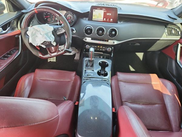 2018 KIA STINGER GT1