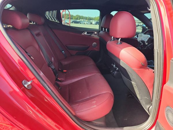 2018 KIA STINGER GT1