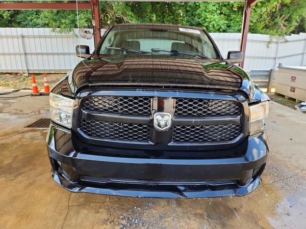 2014 RAM 1500 ST