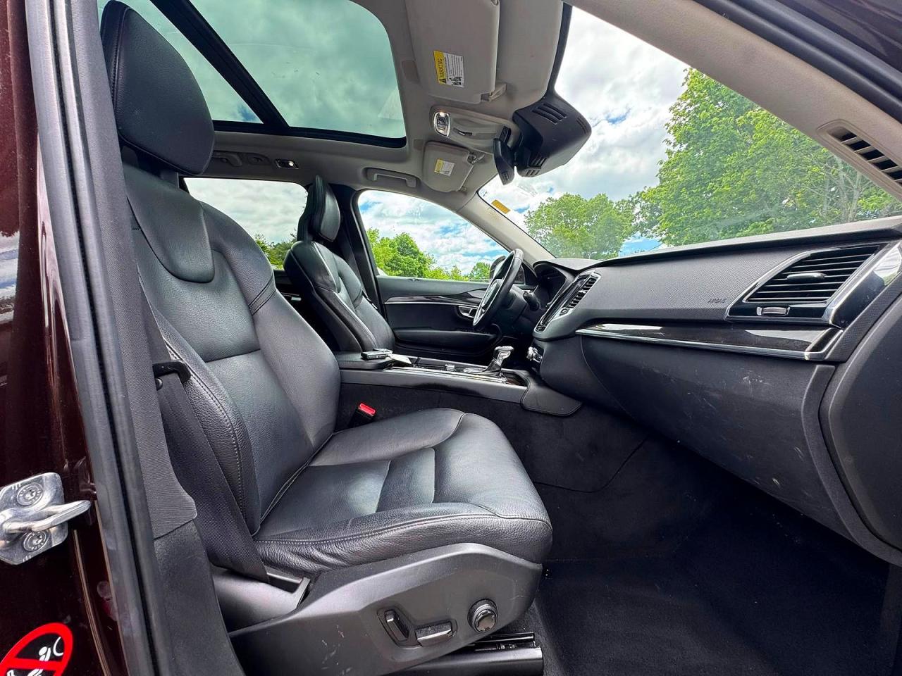 2018 VOLVO XC90 Momentum
