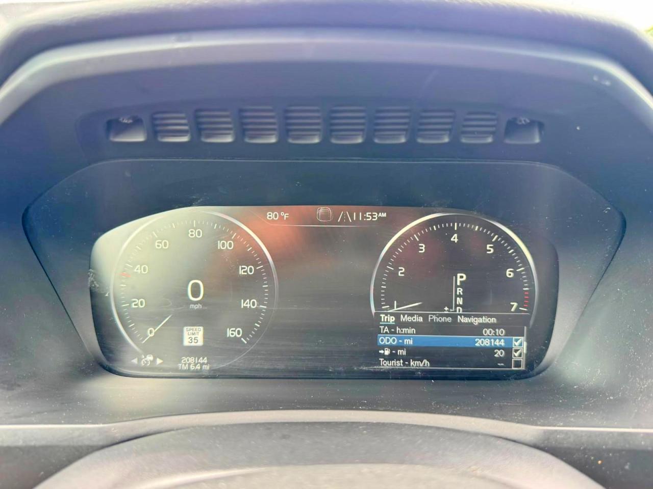 2018 VOLVO XC90 Momentum