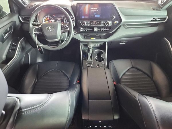 2024 TOYOTA HIGHLANDER