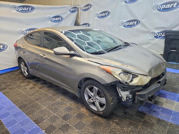 2013 HYUNDAI ELANTRA