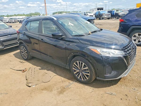 2021 NISSAN KICKS