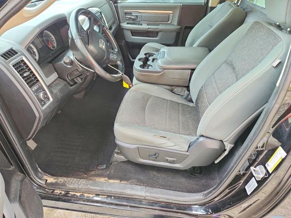 2015 RAM 1500 SLT REG CAB 4X2