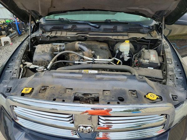 2015 RAM 1500 SLT REG CAB 4X2