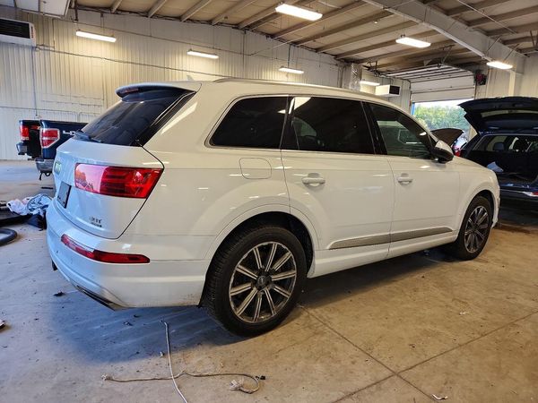 2017 AUDI Q7 quattro Premium Plus