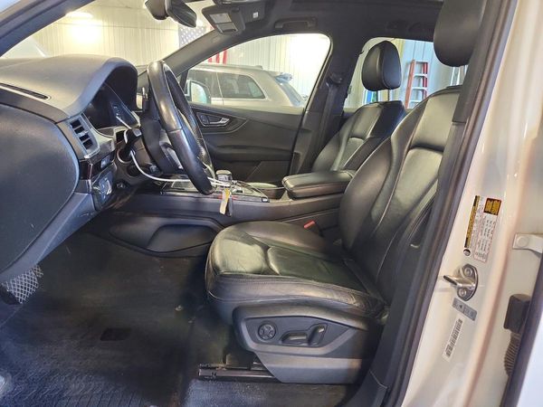 2017 AUDI Q7 quattro Premium Plus