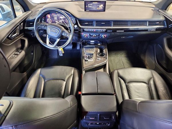 2017 AUDI Q7 quattro Premium Plus