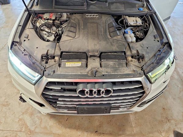 2017 AUDI Q7 quattro Premium Plus