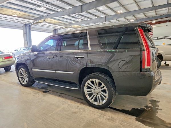 2016 CADILLAC ESCALADE Luxury