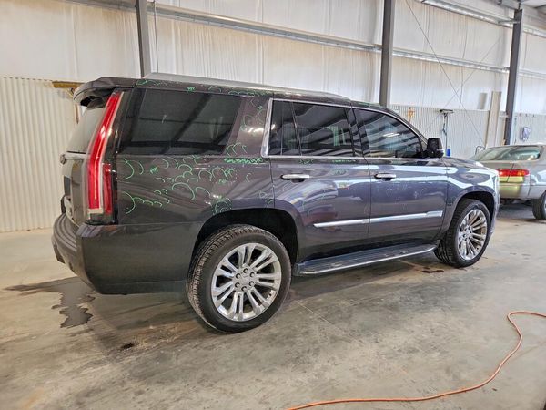 2016 CADILLAC ESCALADE Luxury