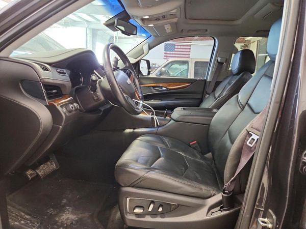 2016 CADILLAC ESCALADE Luxury
