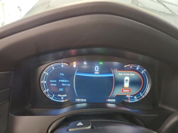 2016 CADILLAC ESCALADE Luxury