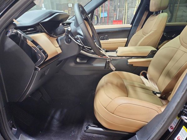 2026 LAND ROVER RANGE ROVER SPORT P360 SE