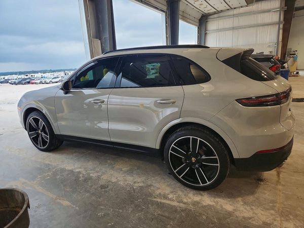 2021 PORSCHE CAYENNE S