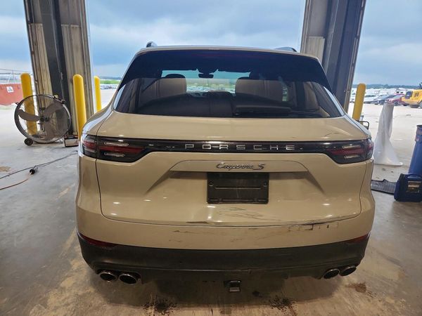 2021 PORSCHE CAYENNE S