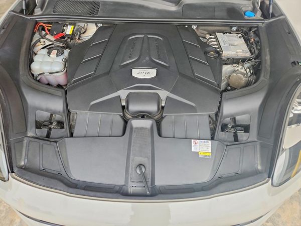 2021 PORSCHE CAYENNE S