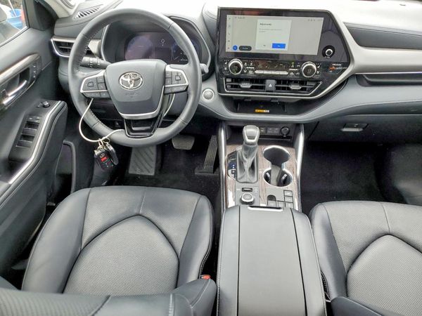 2025 TOYOTA HIGHLANDER