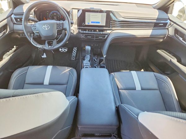 2025 TOYOTA CAMRY