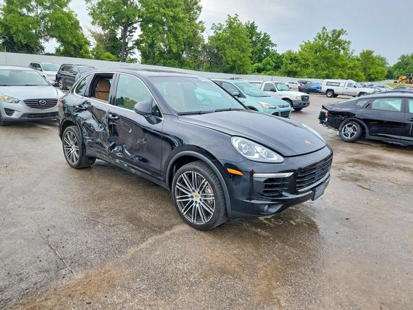2017 PORSCHE CAYENNE