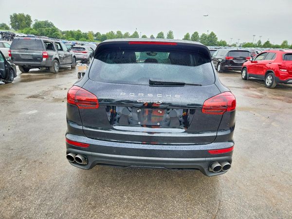 2017 PORSCHE CAYENNE