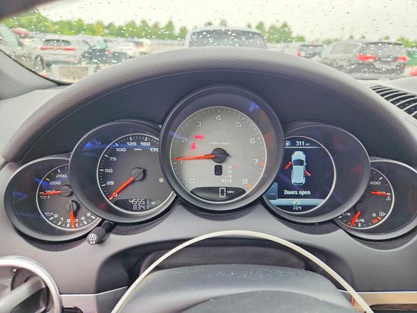 2017 PORSCHE CAYENNE