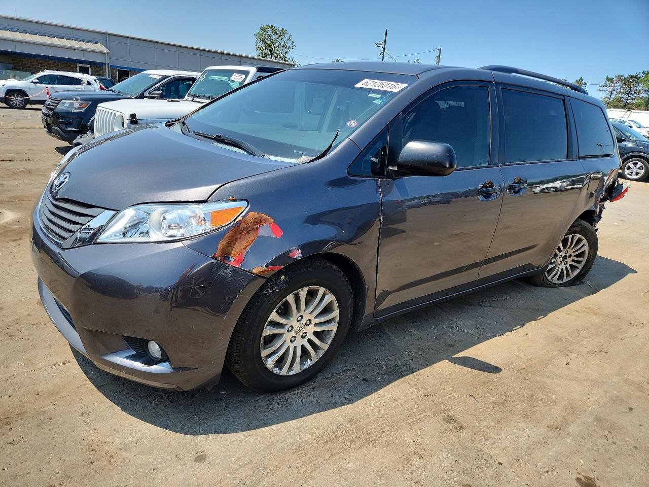 2014 TOYOTA SIENNA