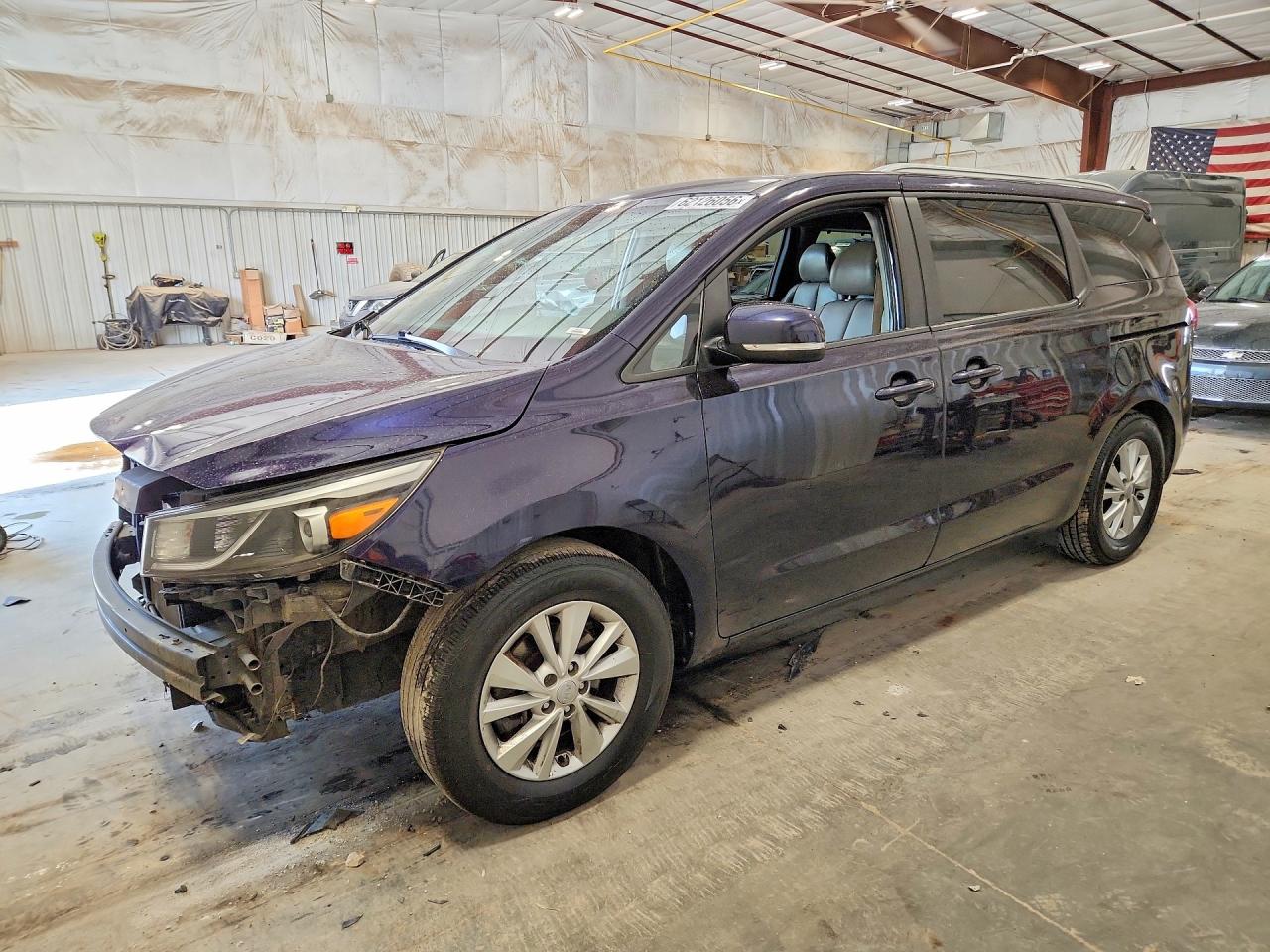 2018 KIA SEDONA LX