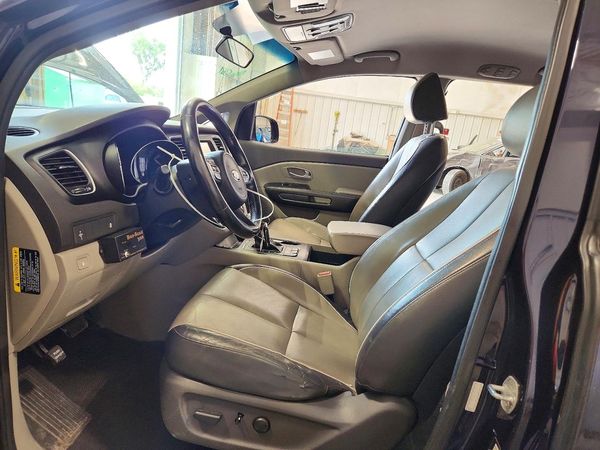 2018 KIA SEDONA LX