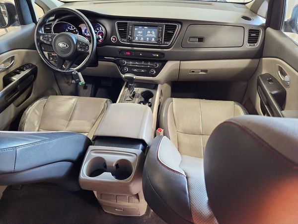 2018 KIA SEDONA LX