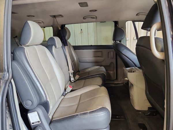2018 KIA SEDONA LX