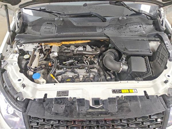 2018 LAND ROVER DISCOVERY SPORT HSE — Engine bay